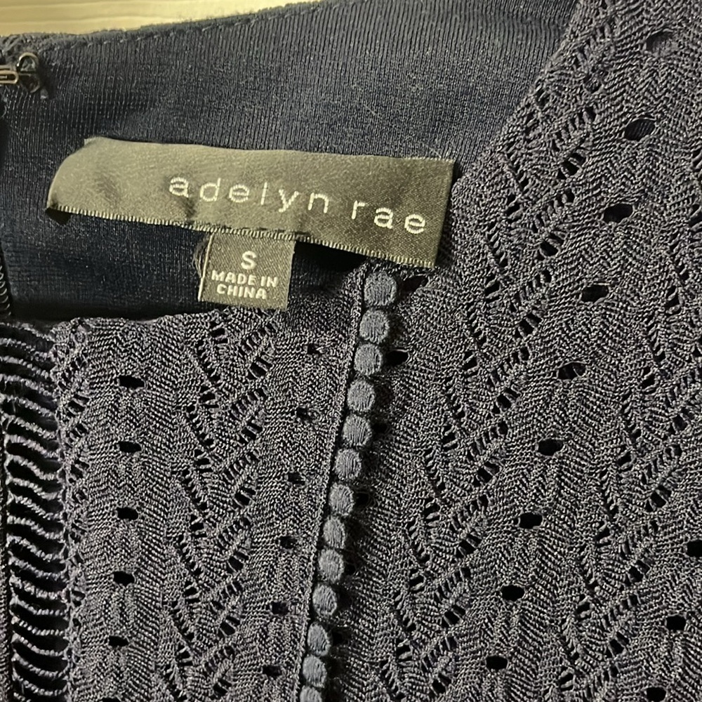 ⭐️ Adelyn Rae dark navy blue lace dress - size small - Picture 4 of 11